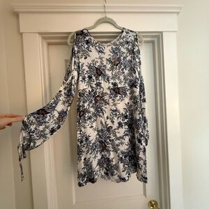 American Eagle Outfitters Blue and White Floral Dress